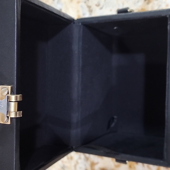 Antonio Melani Courtney Grow Gemma box purse leather black - Picture 7 of 8